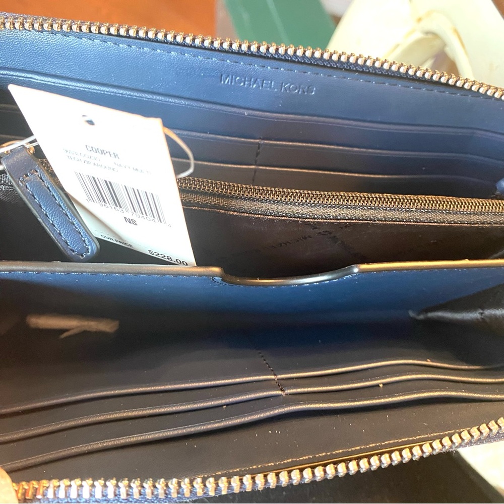 Michael Kors NWT COOPER Large Tech Zip Around Wallet Jacquard MK Navy Multi - Picture 5 of 11